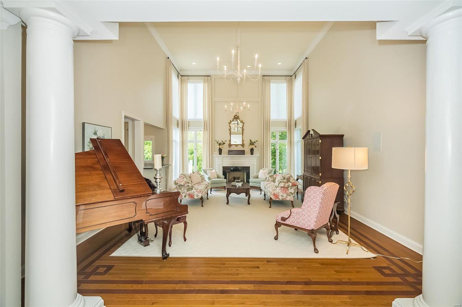 Manderleigh Of Town & Country One - Residential