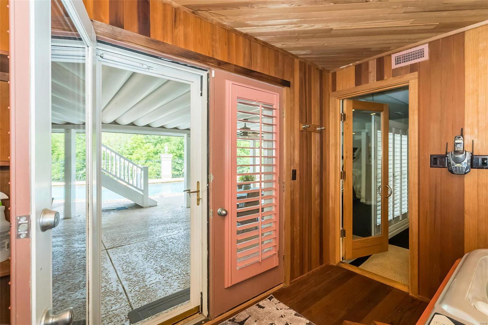 Manderleigh Of Town & Country One - Residential