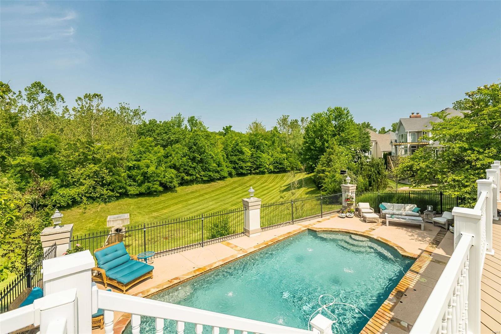 Manderleigh Of Town & Country One - Residential