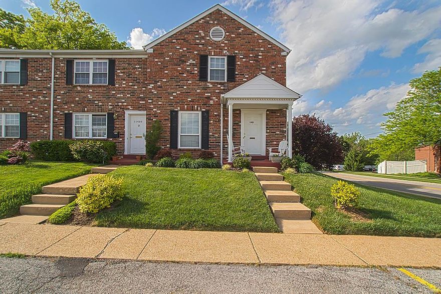 Check out this impressive 3 bedroom 2.5 bath townhouse in the award winning Lindbergh School District. You'll step into the beautiful living room which flows into the dining area & looks out to the private deck. Just imagine your summer enjoyment on the 20x15 private deck made of low maintenance Timbertech. Next to the dining area is an open kitchen with a spacious breakfast bar and roomy walk in pantry. This home shows pride of ownership with the crown molding & newer light fixtures & ceiling fans. Other features in this home are a spacious master bedroom with a master bath, a family room in the lower level plus a private laundry area. You'll also find plenty of storage room and a cedar closet. To keep you comfortable, there's a newer heating & cooling system. There's two assigned parking spaces. One of the spaces is directly in front of the front door. This home is conveniently located just minutes from schools, shopping and entertainment. Location: End Unit