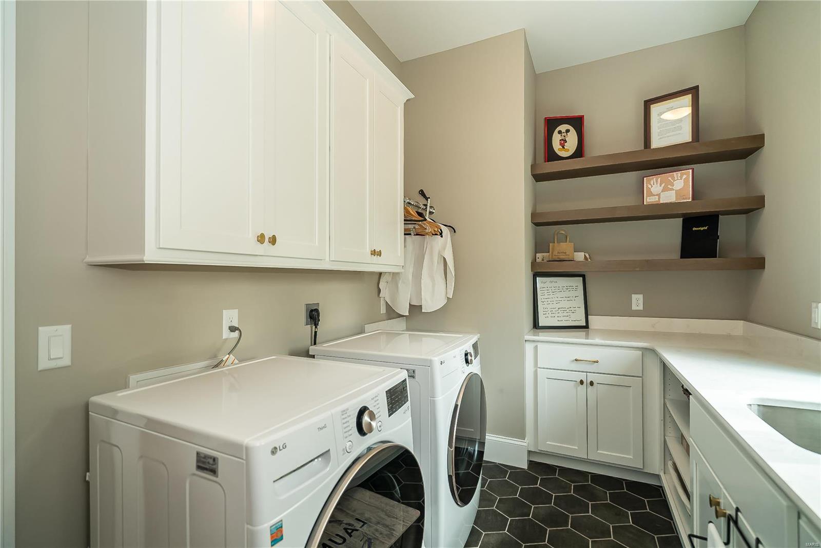 Lynnbrook - Residential