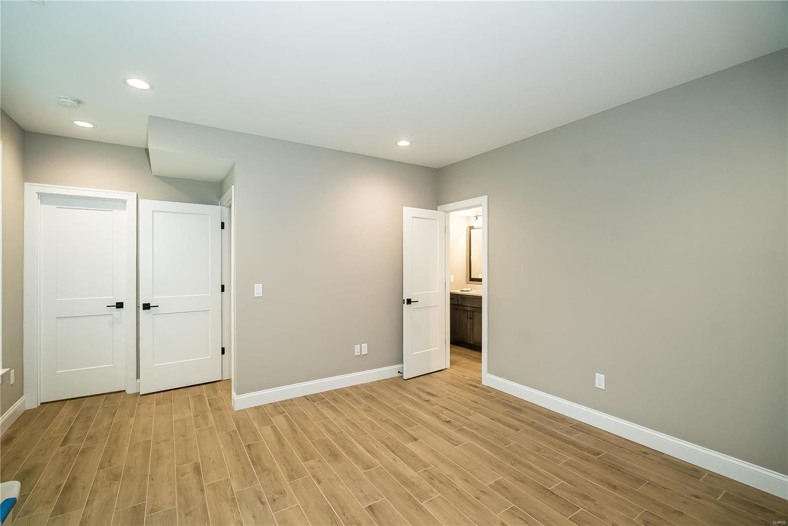 Lynnbrook - Residential