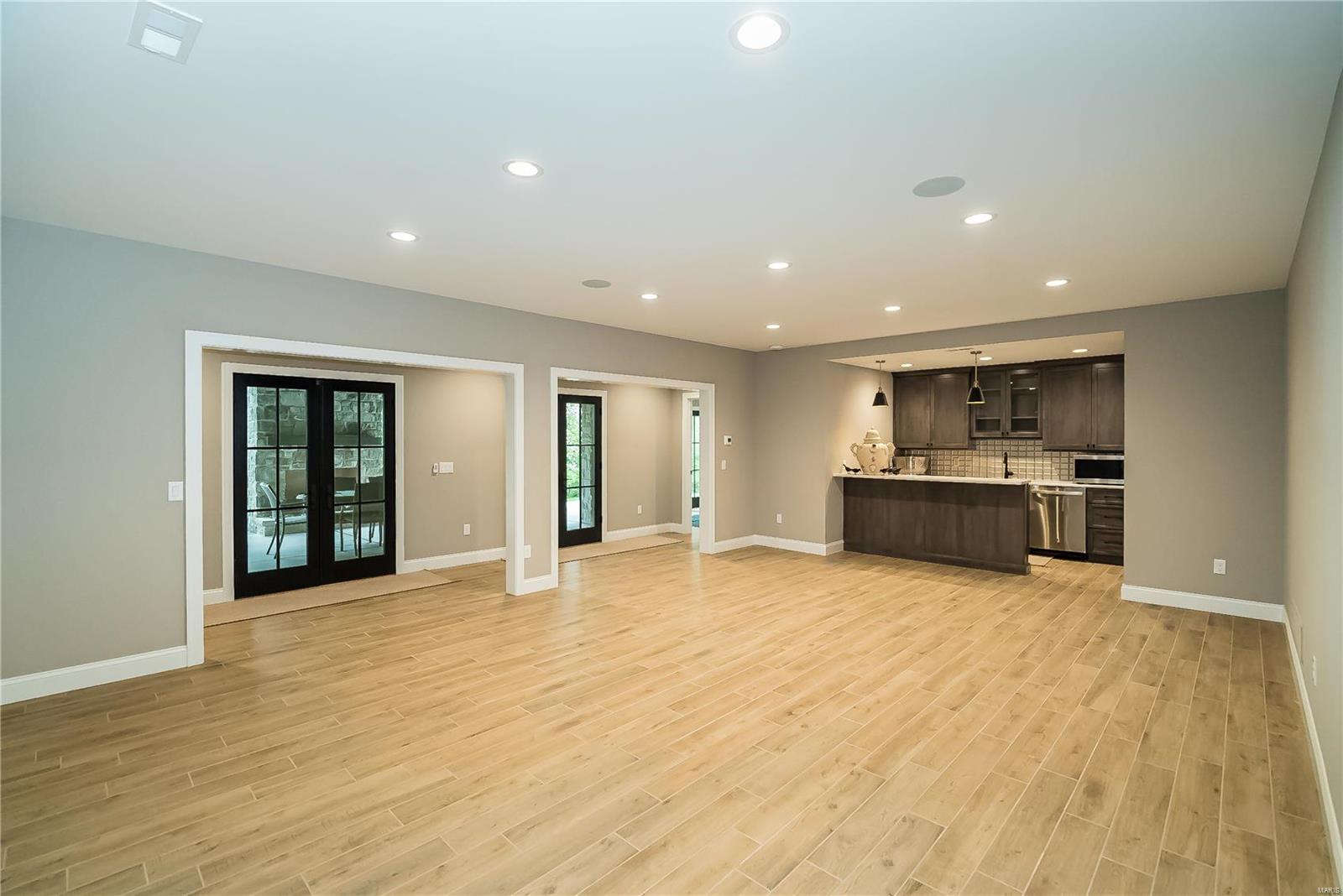 Lynnbrook - Residential