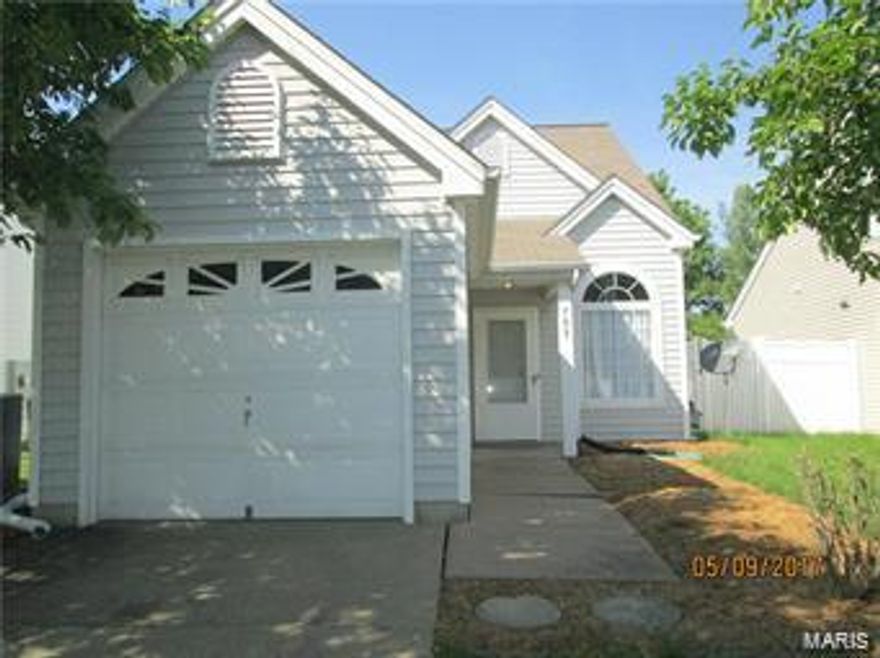 This 3 Bedroom, 2 Bath Vinyl Sided 1.5 story is in move-in condition and priced affordably! On the main floor is the Master Bedroom and Full Bath, along with the LR/DR combination and Kitchen with small Breakfast Bar and sliding patio door out to backyard. There is also a Main Floor Laundry  and entry from one car garage with opener. Upstairs are 2 more Bedrooms and a 2nd Full Bath. The yard is completely fenced and all appliances are included! Great value for this sized house!