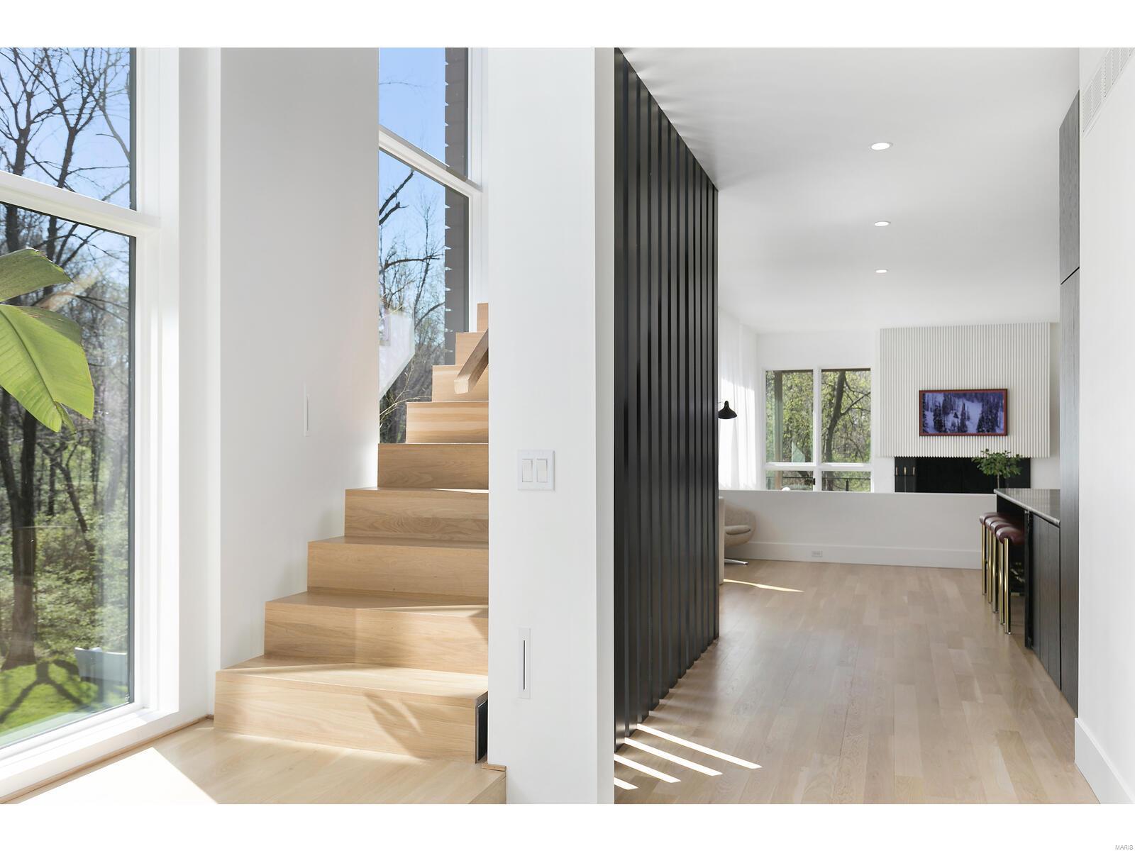 Nantucket Lane Lt Split - Residential