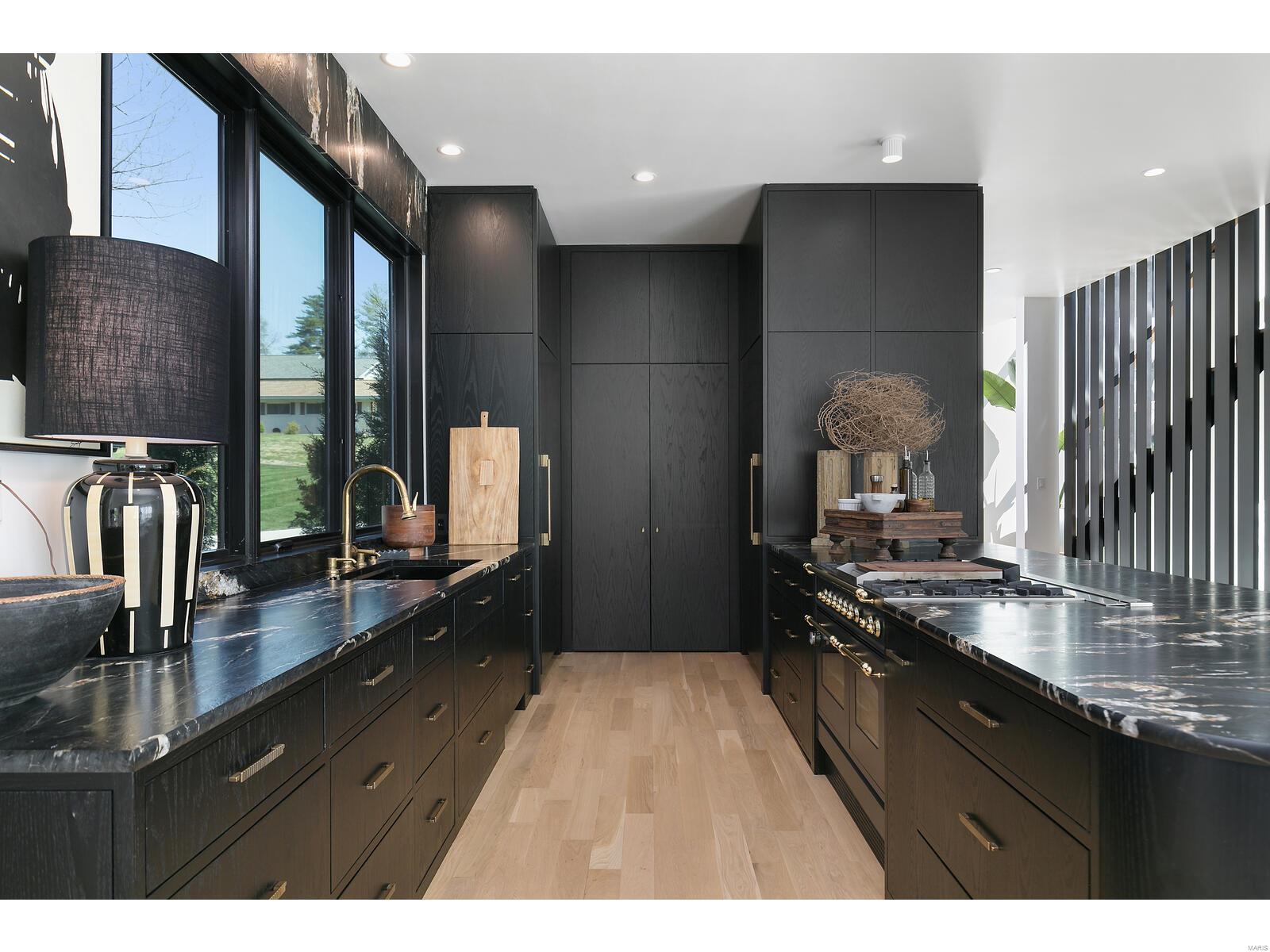 Nantucket Lane Lt Split - Residential