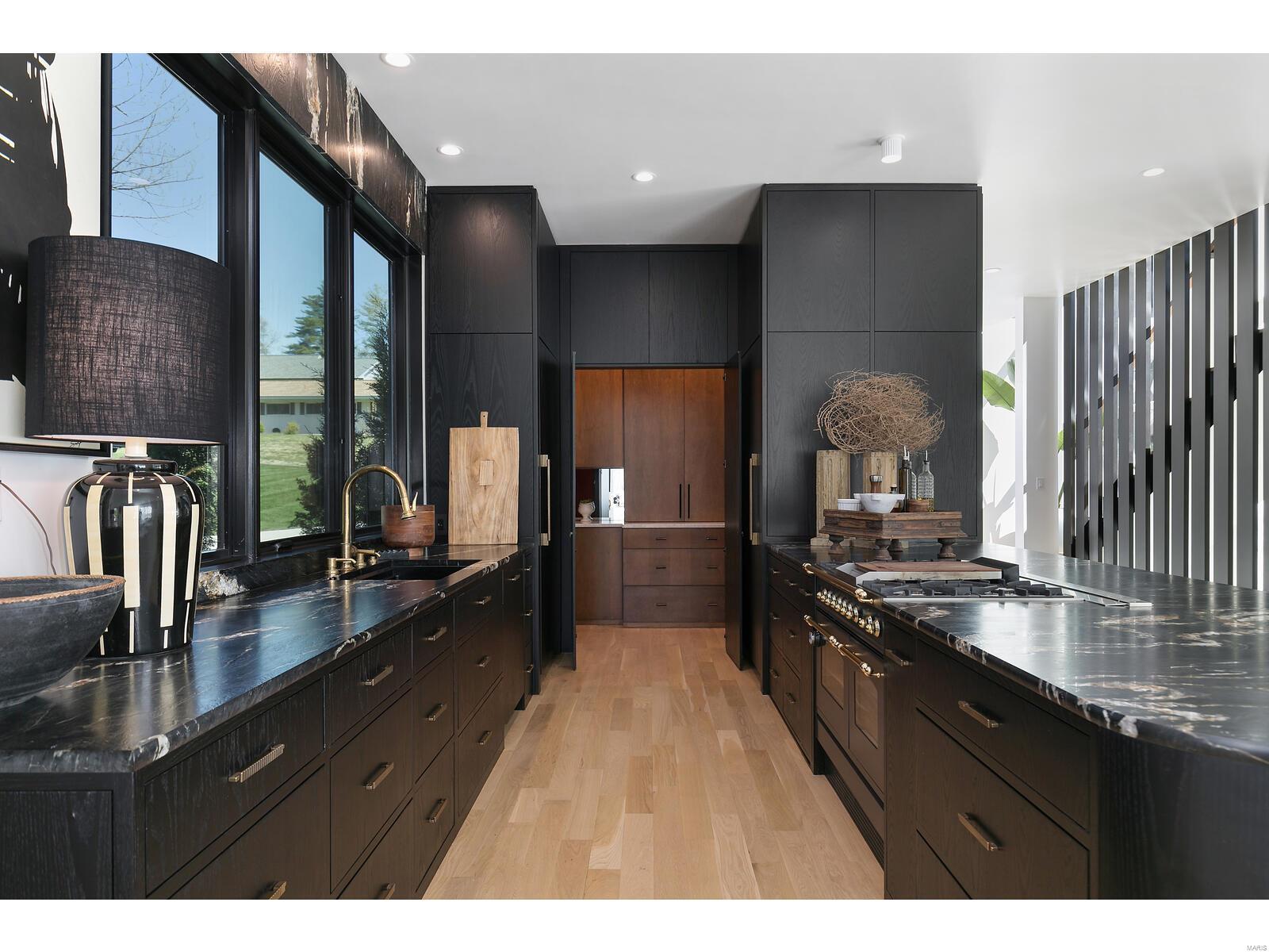 Nantucket Lane Lt Split - Residential