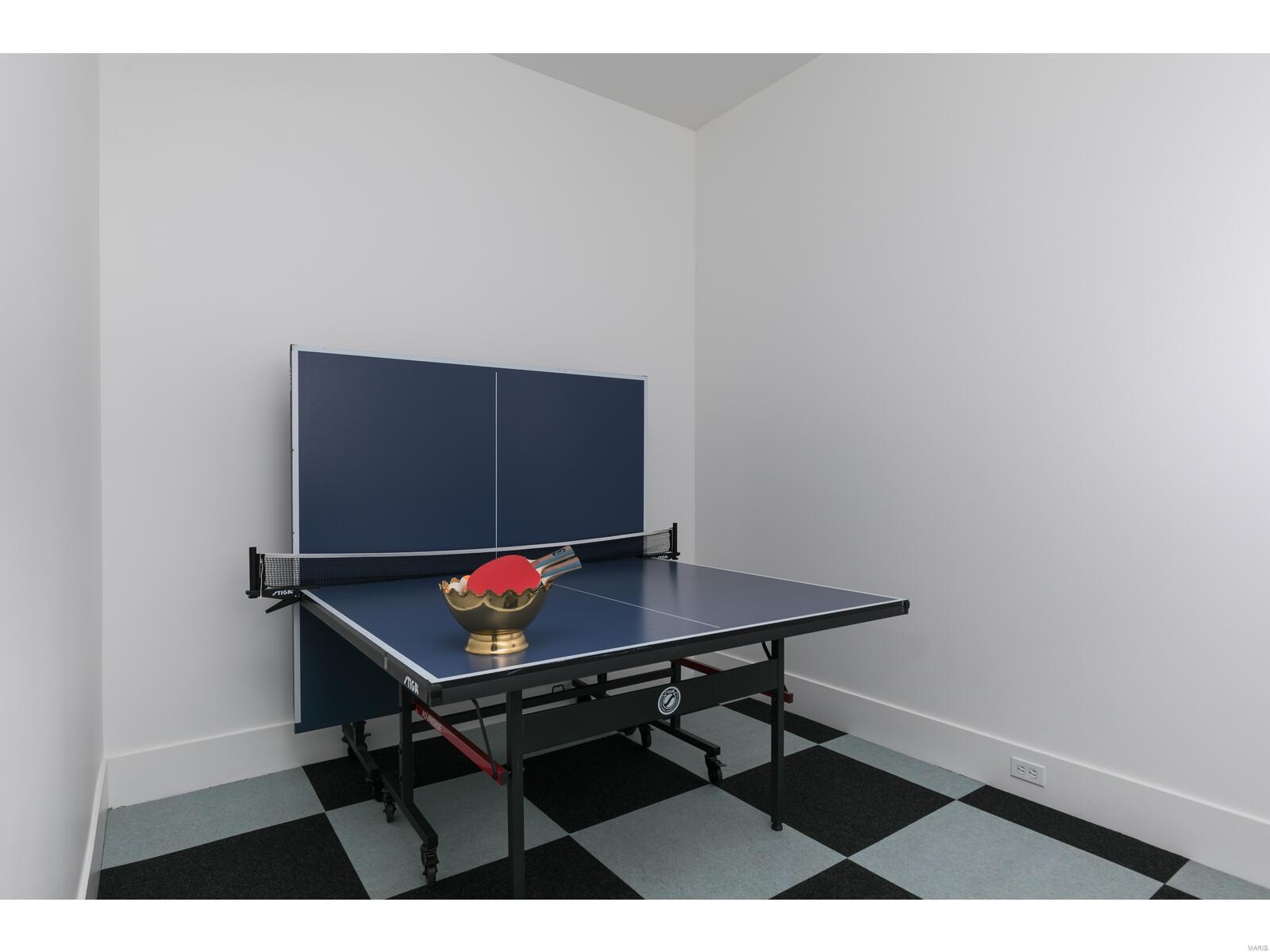 Nantucket Lane Lt Split - Residential