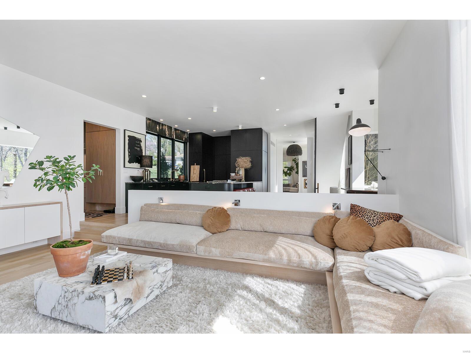 Nantucket Lane Lt Split - Residential