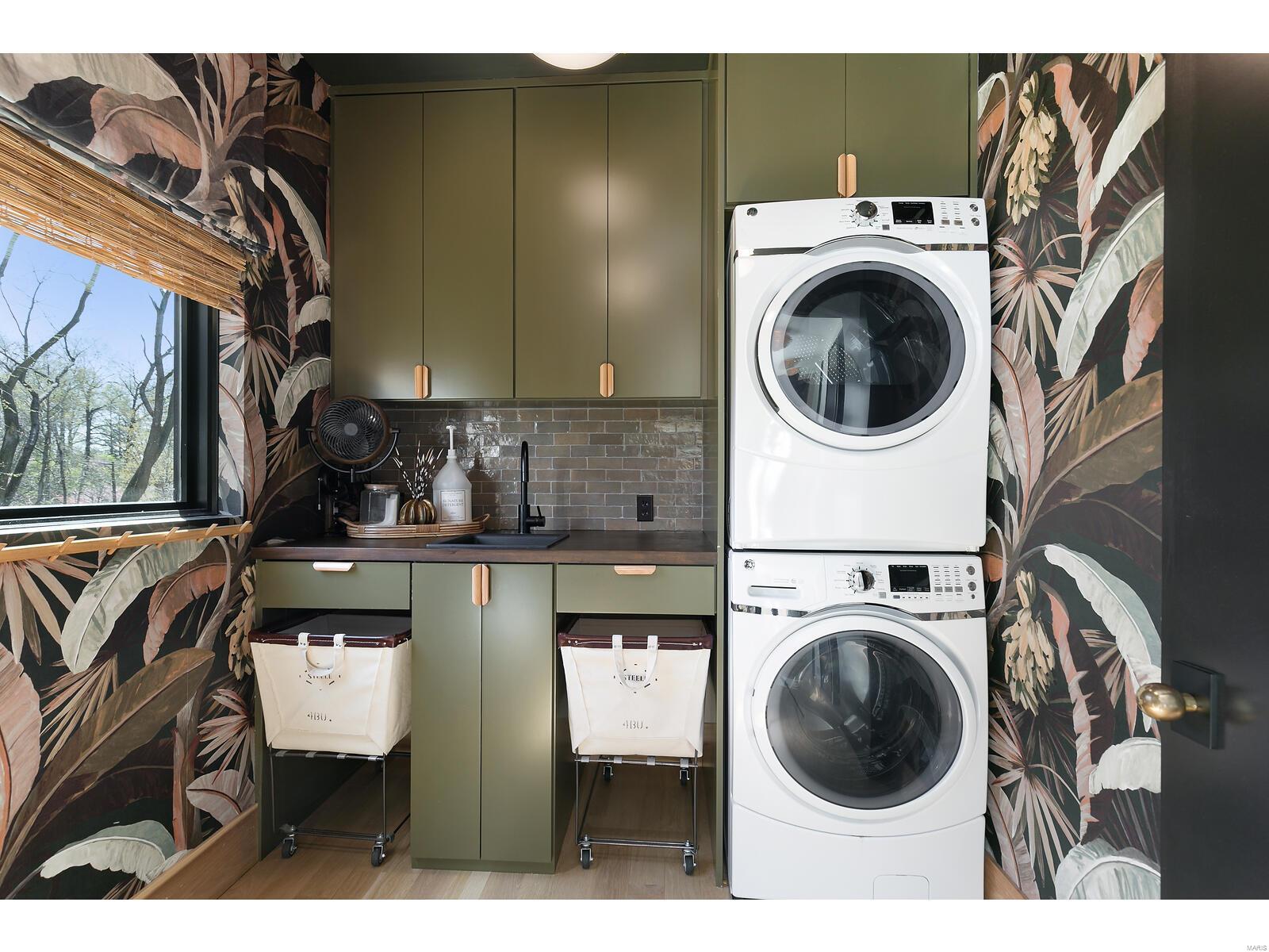 Nantucket Lane Lt Split - Residential