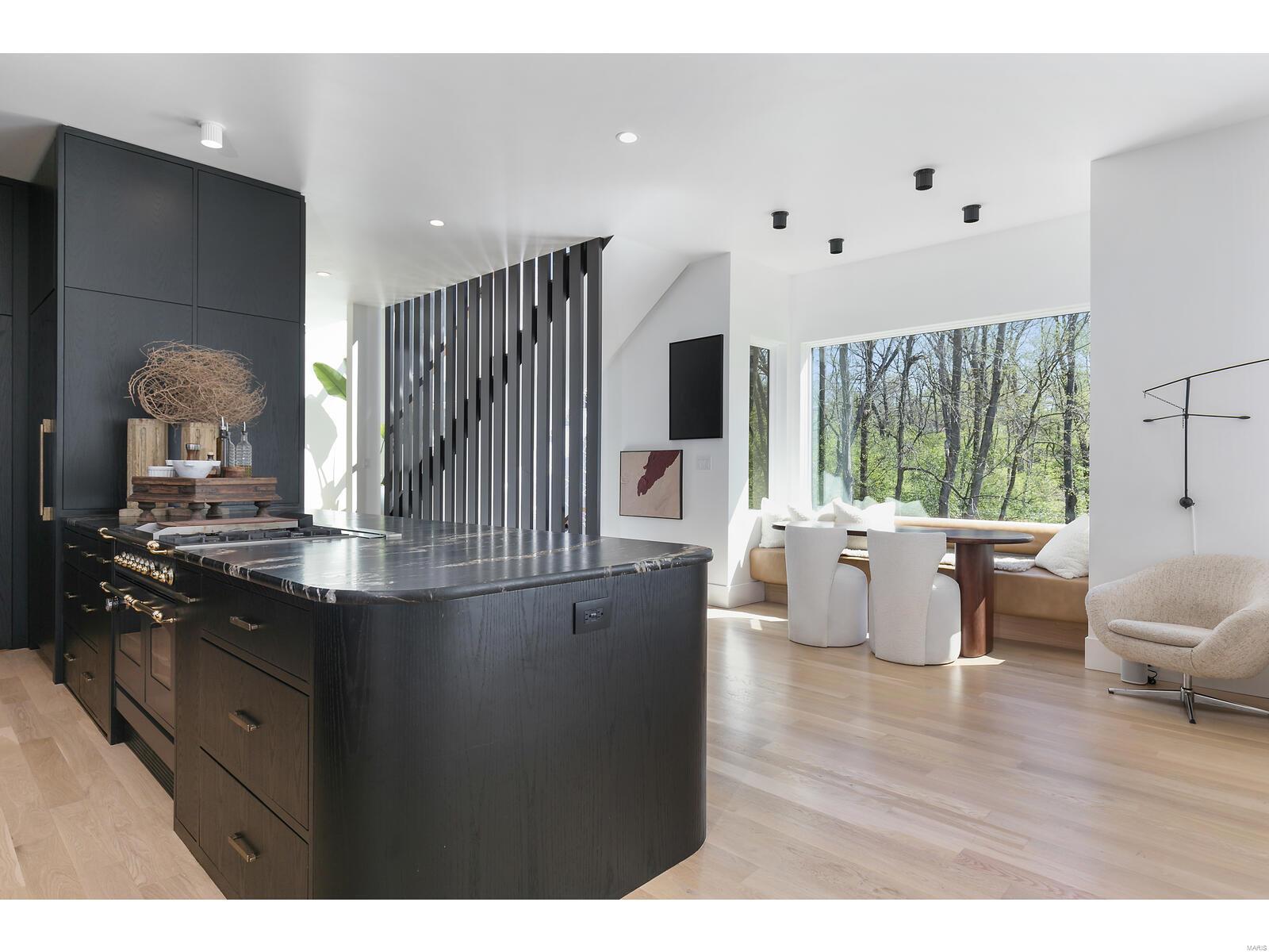 Nantucket Lane Lt Split - Residential