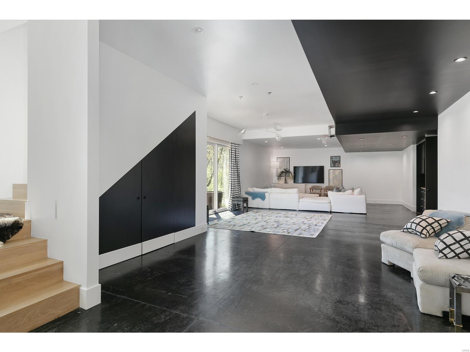 Nantucket Lane Lt Split - Residential