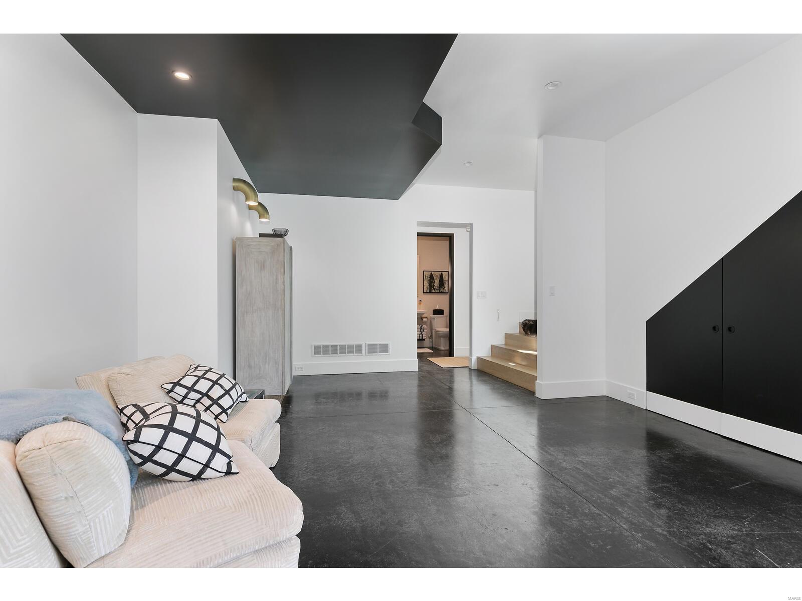 Nantucket Lane Lt Split - Residential