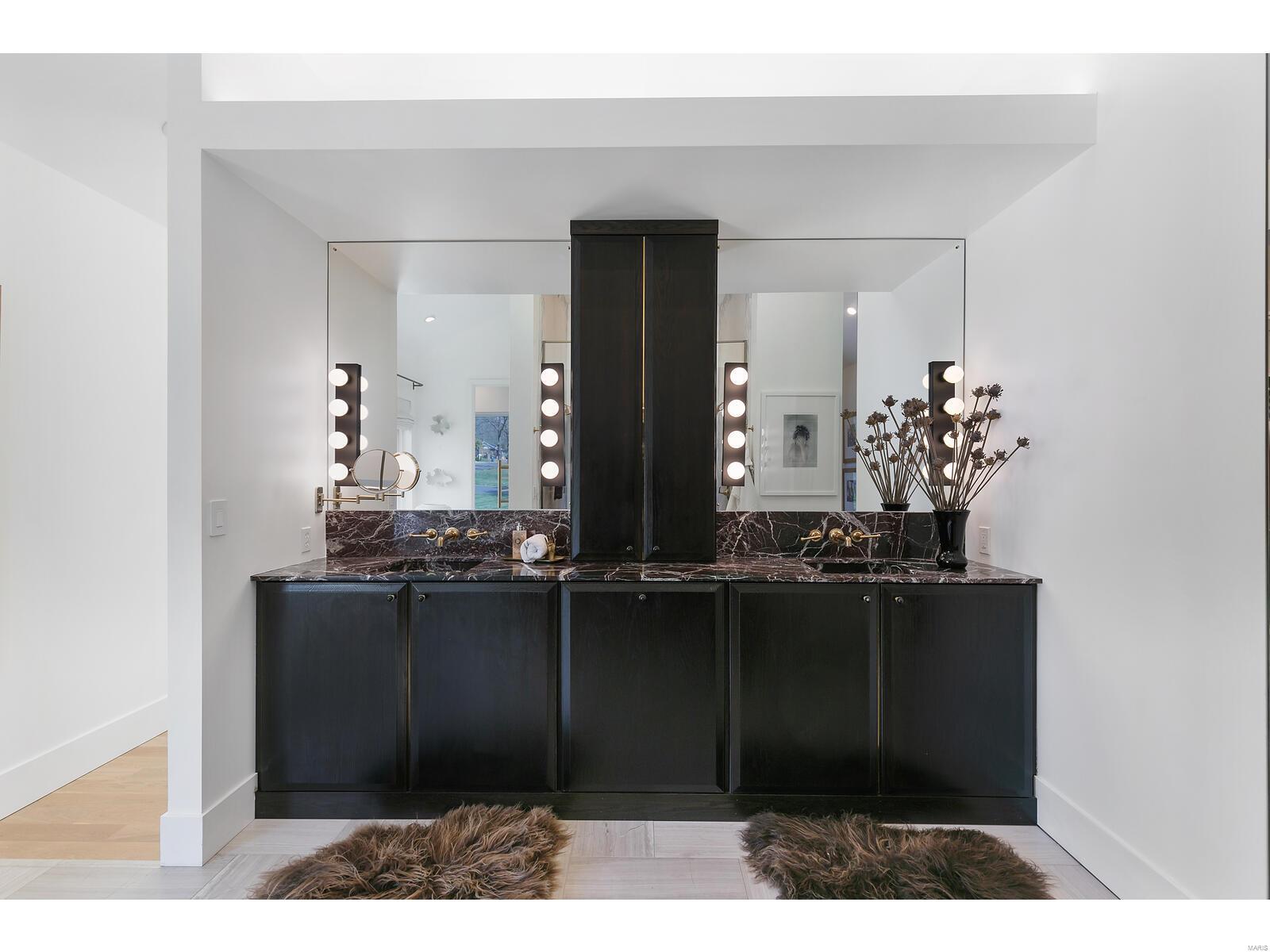 Nantucket Lane Lt Split - Residential