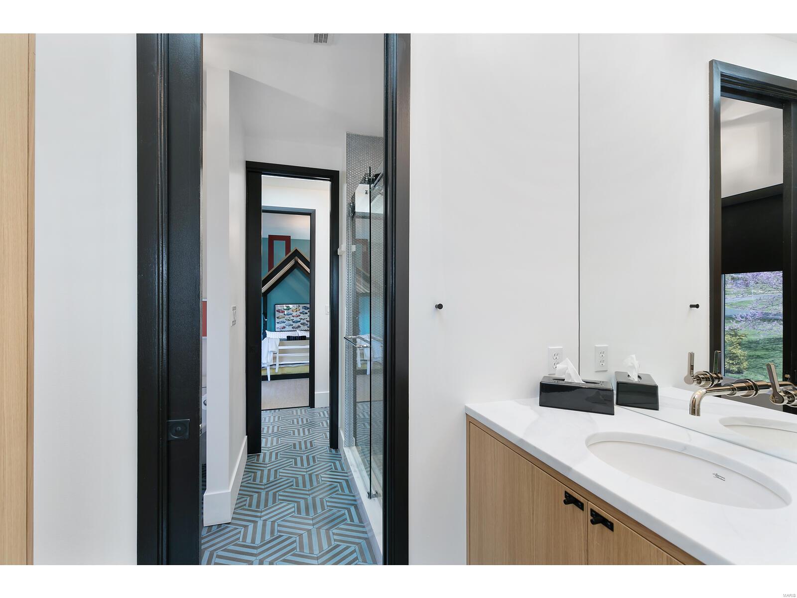 Nantucket Lane Lt Split - Residential