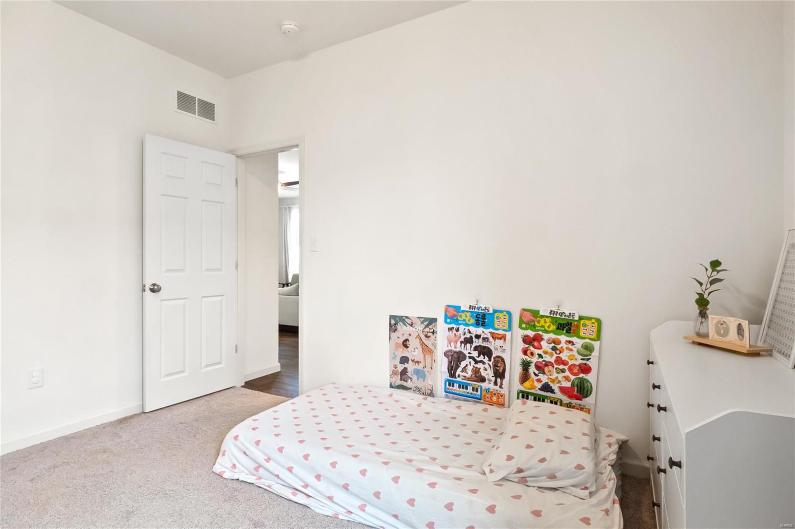 St Charles, Missouri 63301, United States, 3 Bedrooms Bedrooms, ,2 BathroomsBathrooms,Residential,Pending,111291