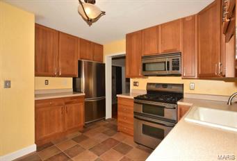 Lynna City Bl 5766 - Residential