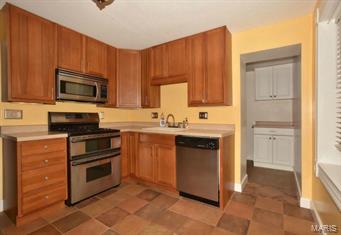 Lynna City Bl 5766 - Residential