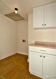 Lynna City Bl 5766 - Residential