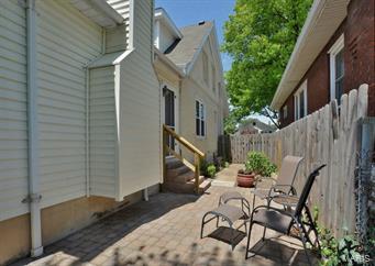 Lynna City Bl 5766 - Residential