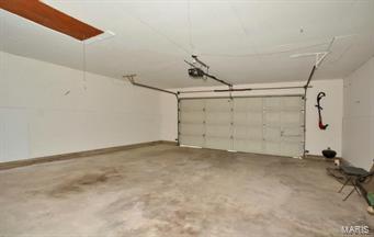 Lynna City Bl 5766 - Residential