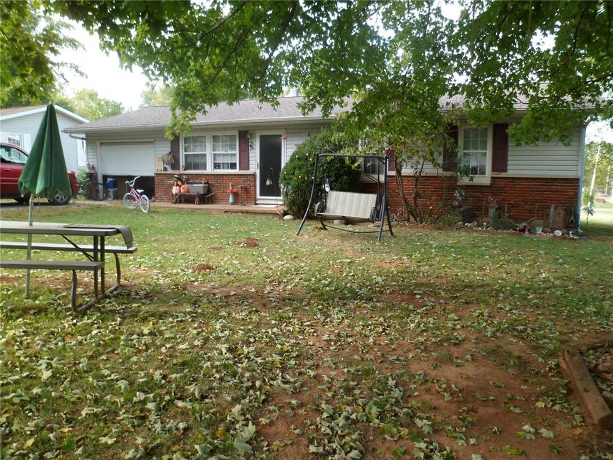 Nice three bedroom home with one bath. LlIVING ROOM, KITCHEN AND DINING ROOM ARE COMBINATION. Home will not last long at this price. Motivated seller.