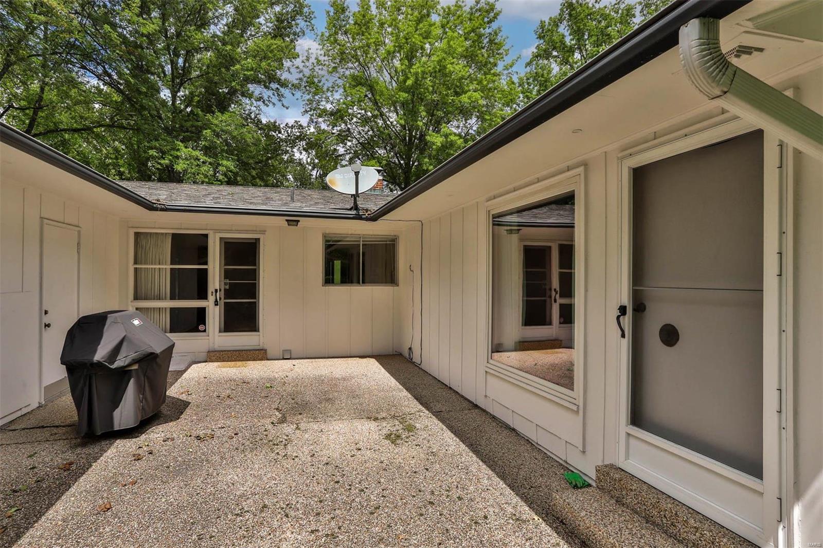 Huntleigh Manor - Residential