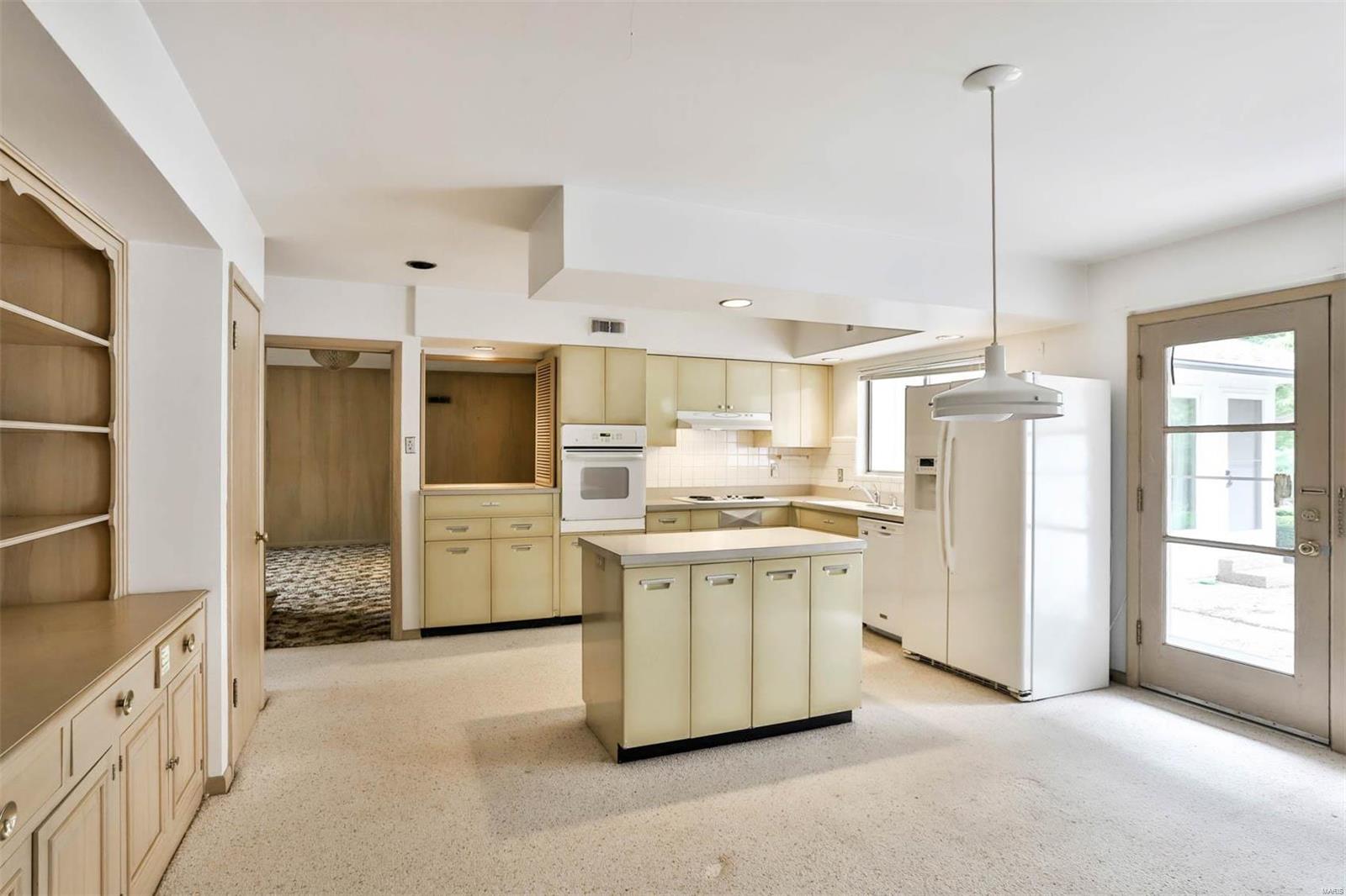 Huntleigh Manor - Residential