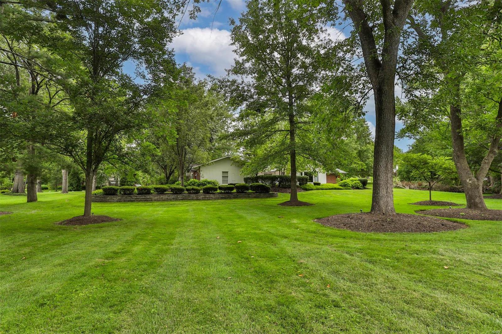 Huntleigh Manor - Residential