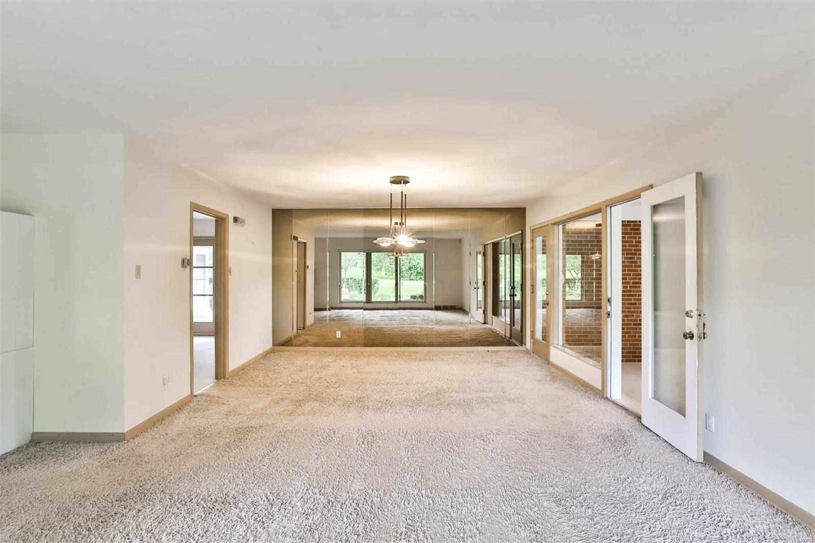 Huntleigh Manor - Residential