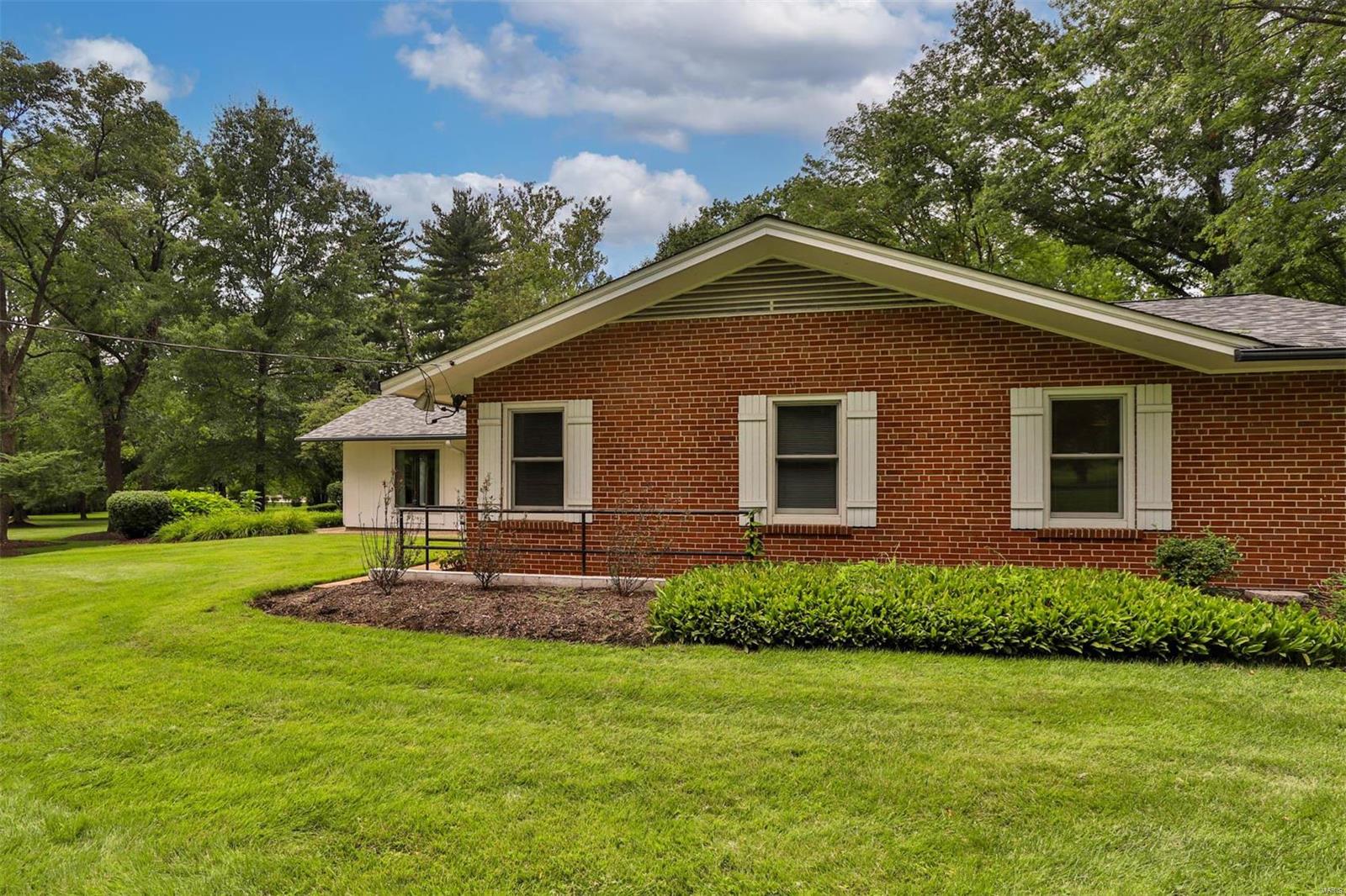 Huntleigh Manor - Residential
