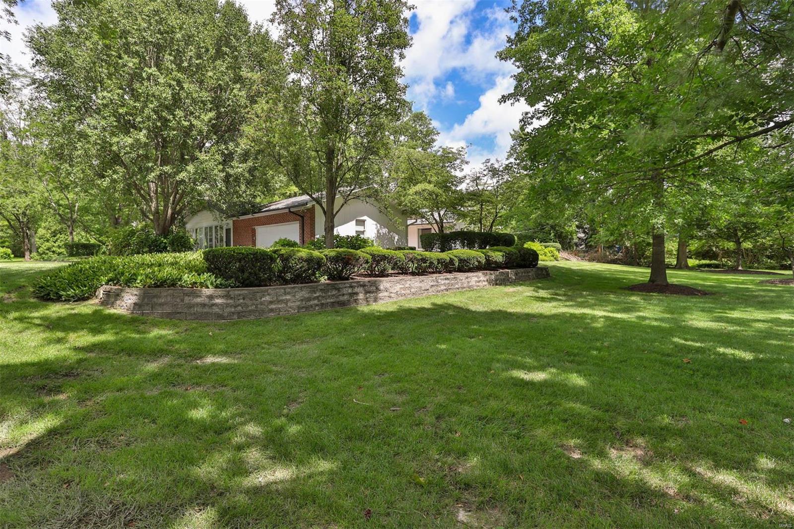 Huntleigh Manor - Residential