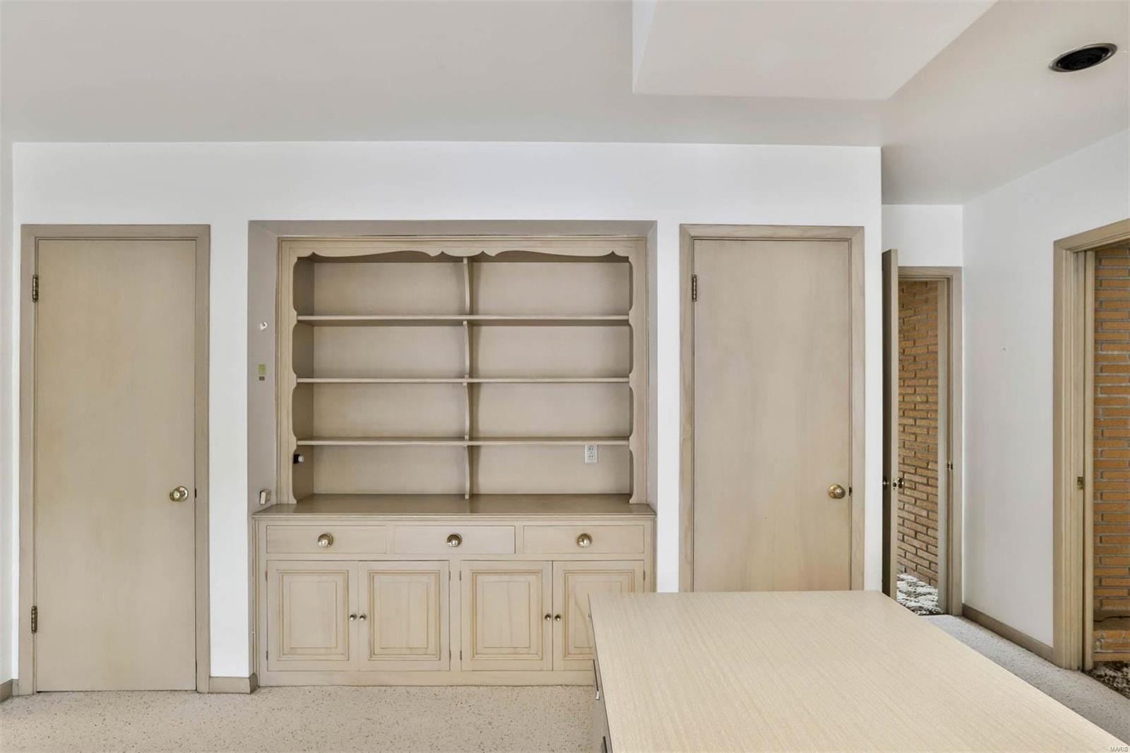 Huntleigh Manor - Residential