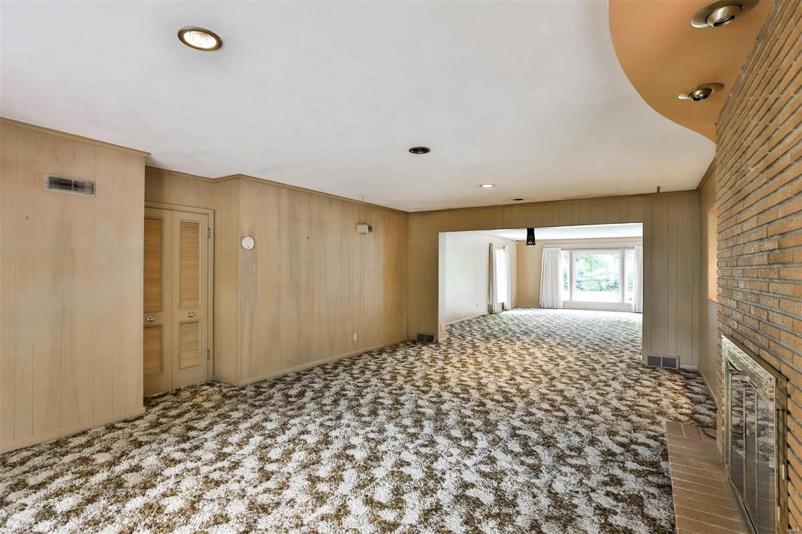 Huntleigh Manor - Residential