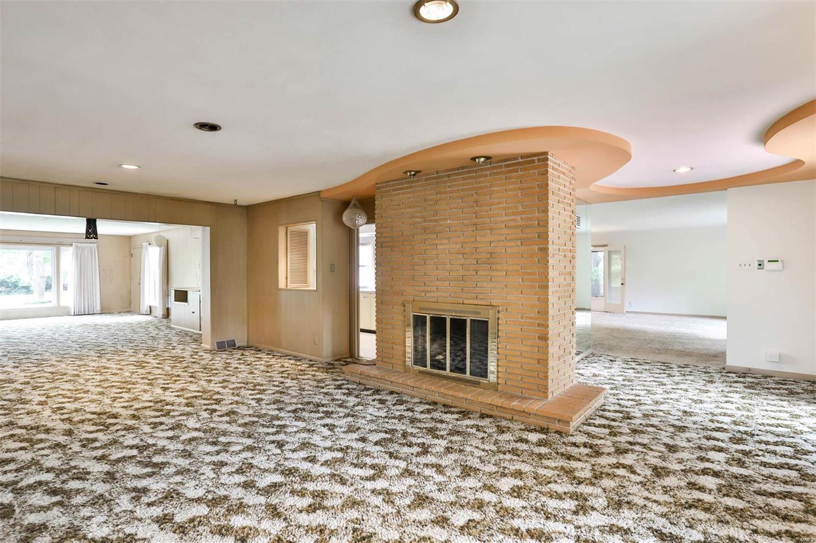 Huntleigh Manor - Residential