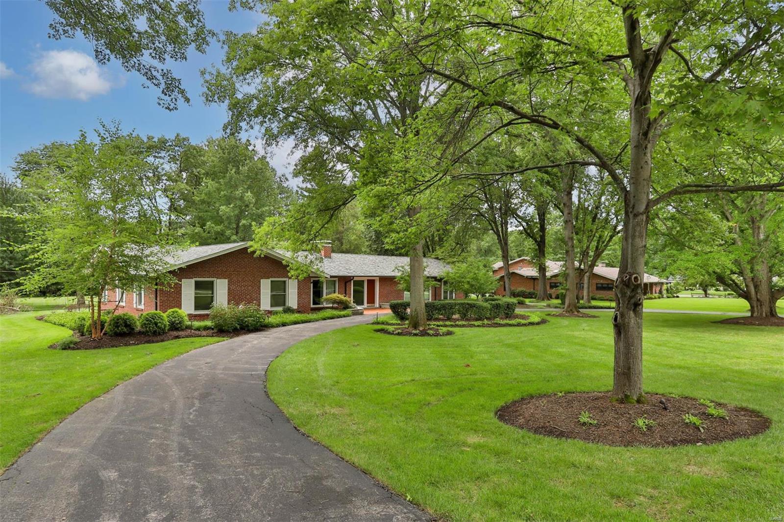 Huntleigh Manor - Residential