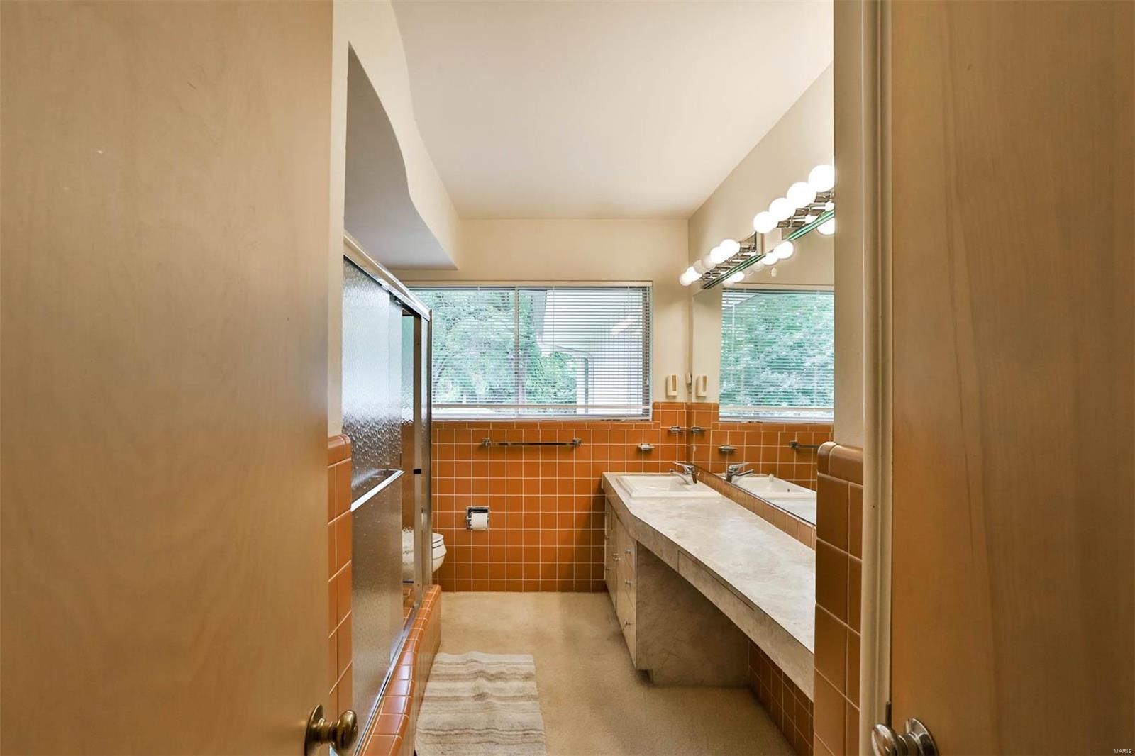 Huntleigh Manor - Residential