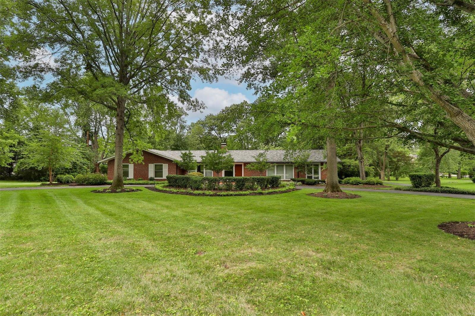 Huntleigh Manor - Residential