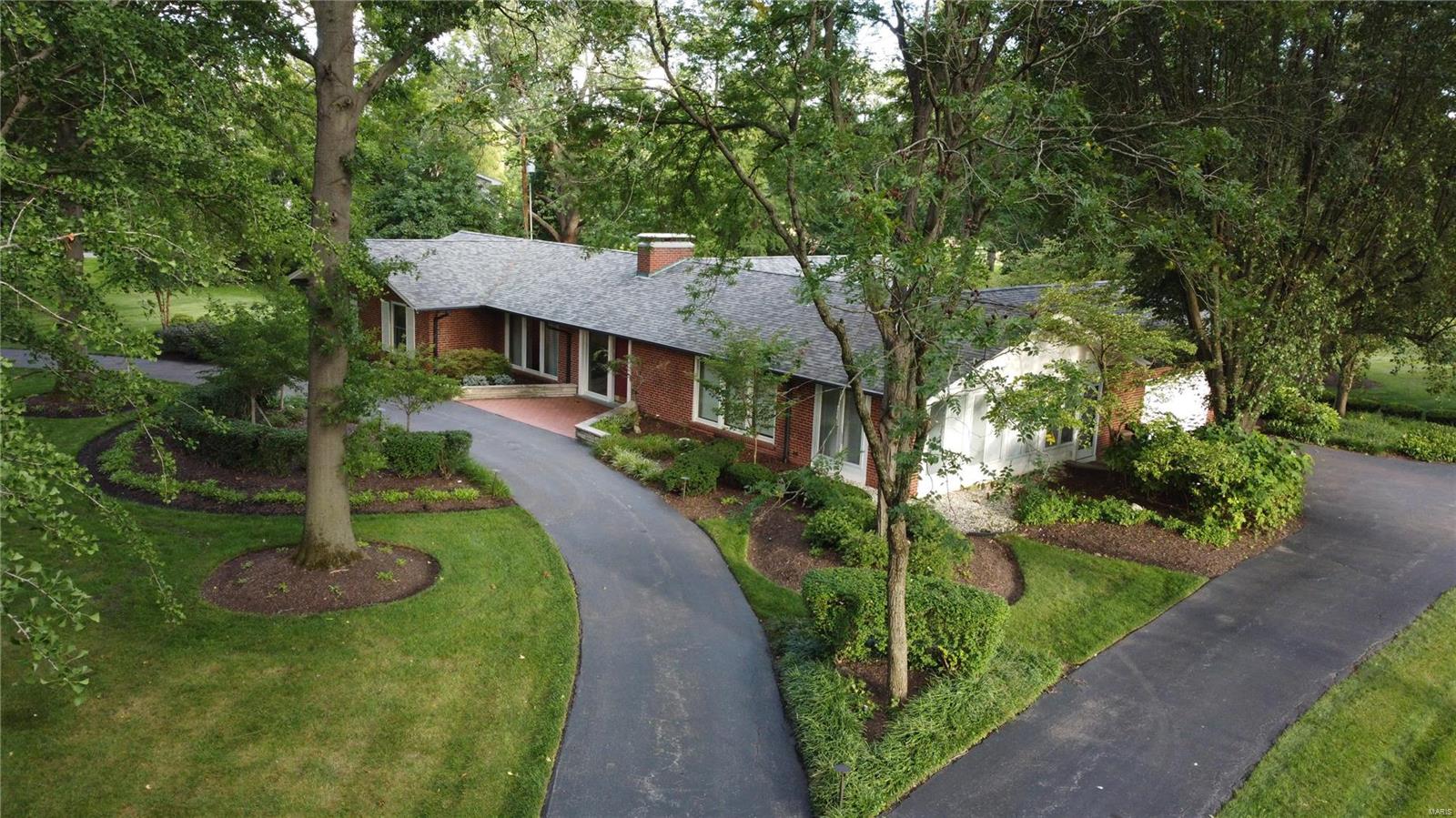 Huntleigh Manor - Residential