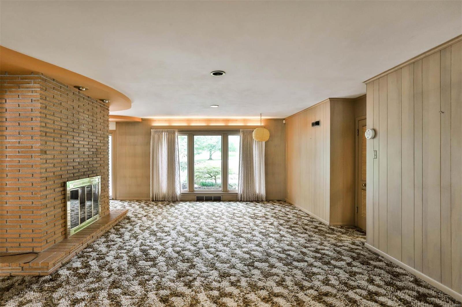 Huntleigh Manor - Residential