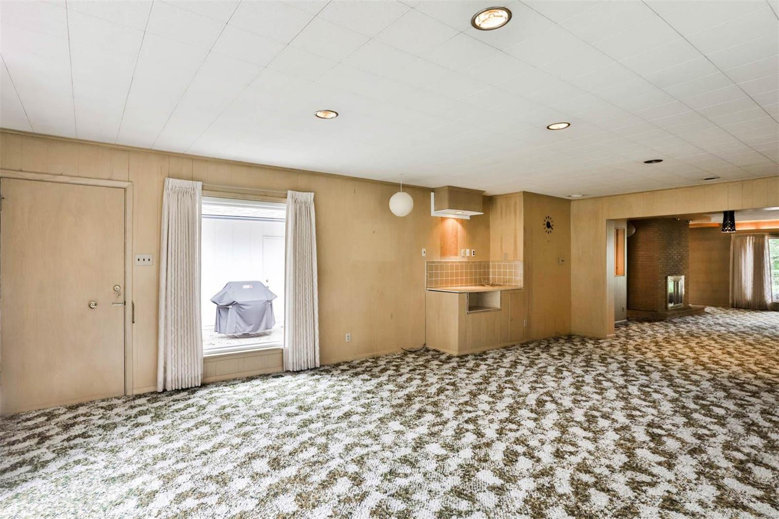 Huntleigh Manor - Residential