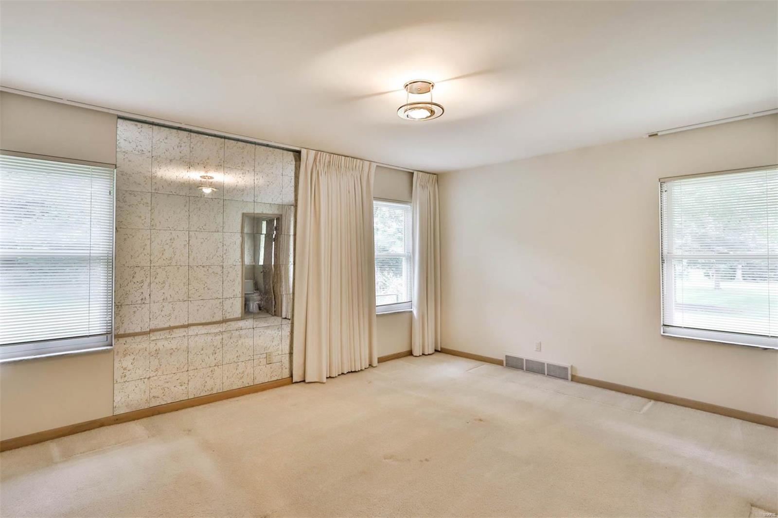 Huntleigh Manor - Residential