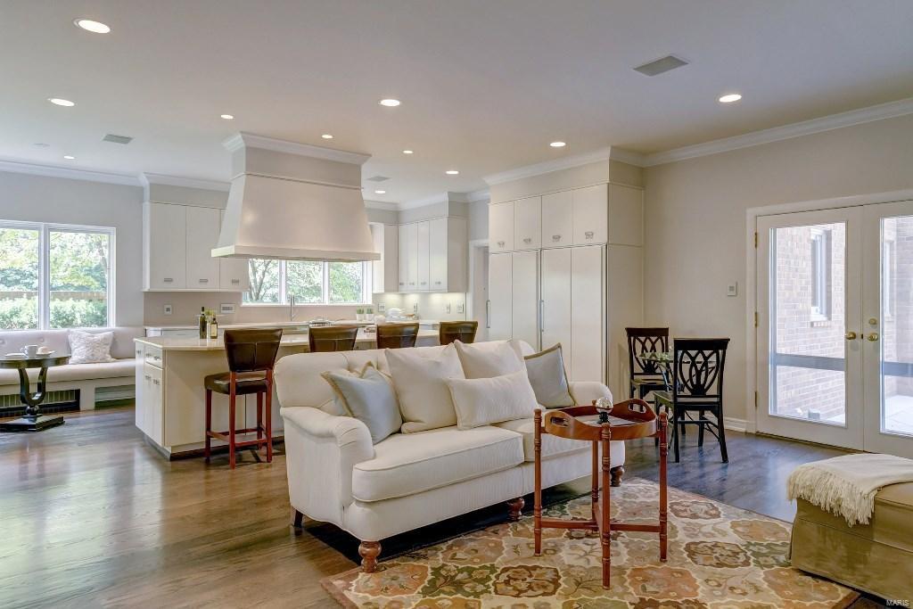 St Louis Country Club - Residential