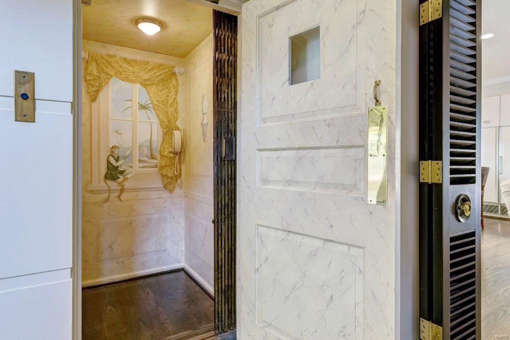 St Louis Country Club - Residential