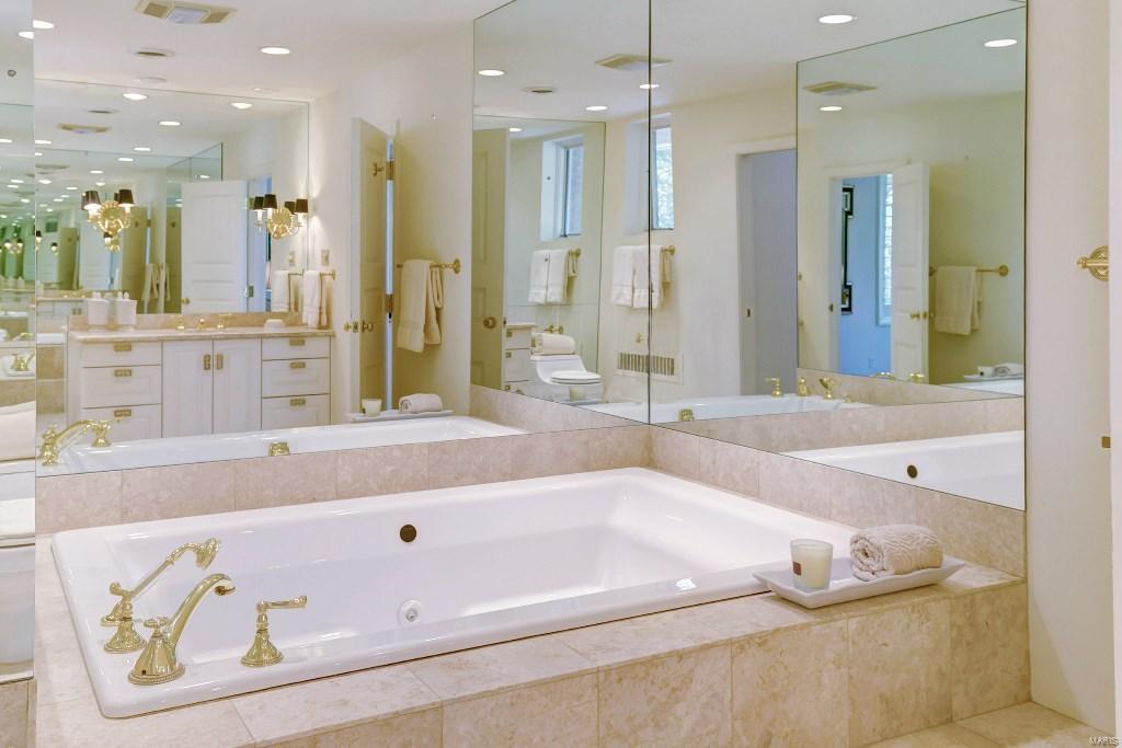 St Louis Country Club - Residential