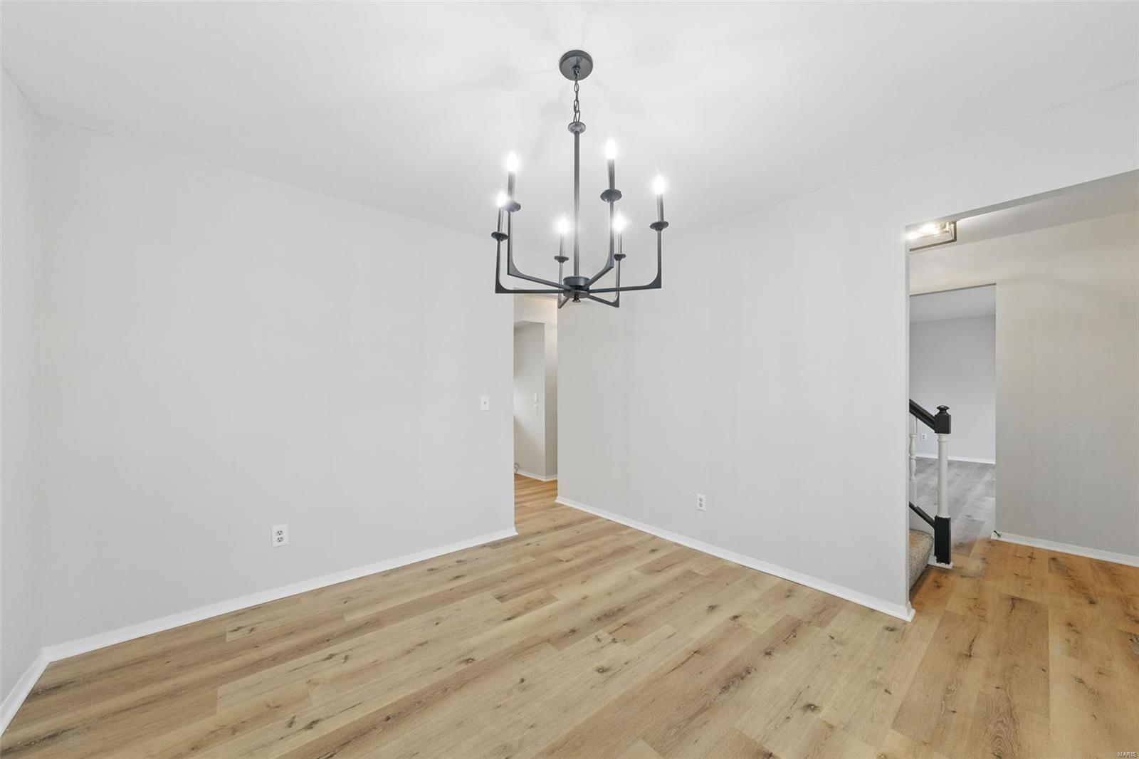 St Peters, Missouri 63376, United States, 4 Bedrooms Bedrooms, ,3 BathroomsBathrooms,Residential,Pending,108420