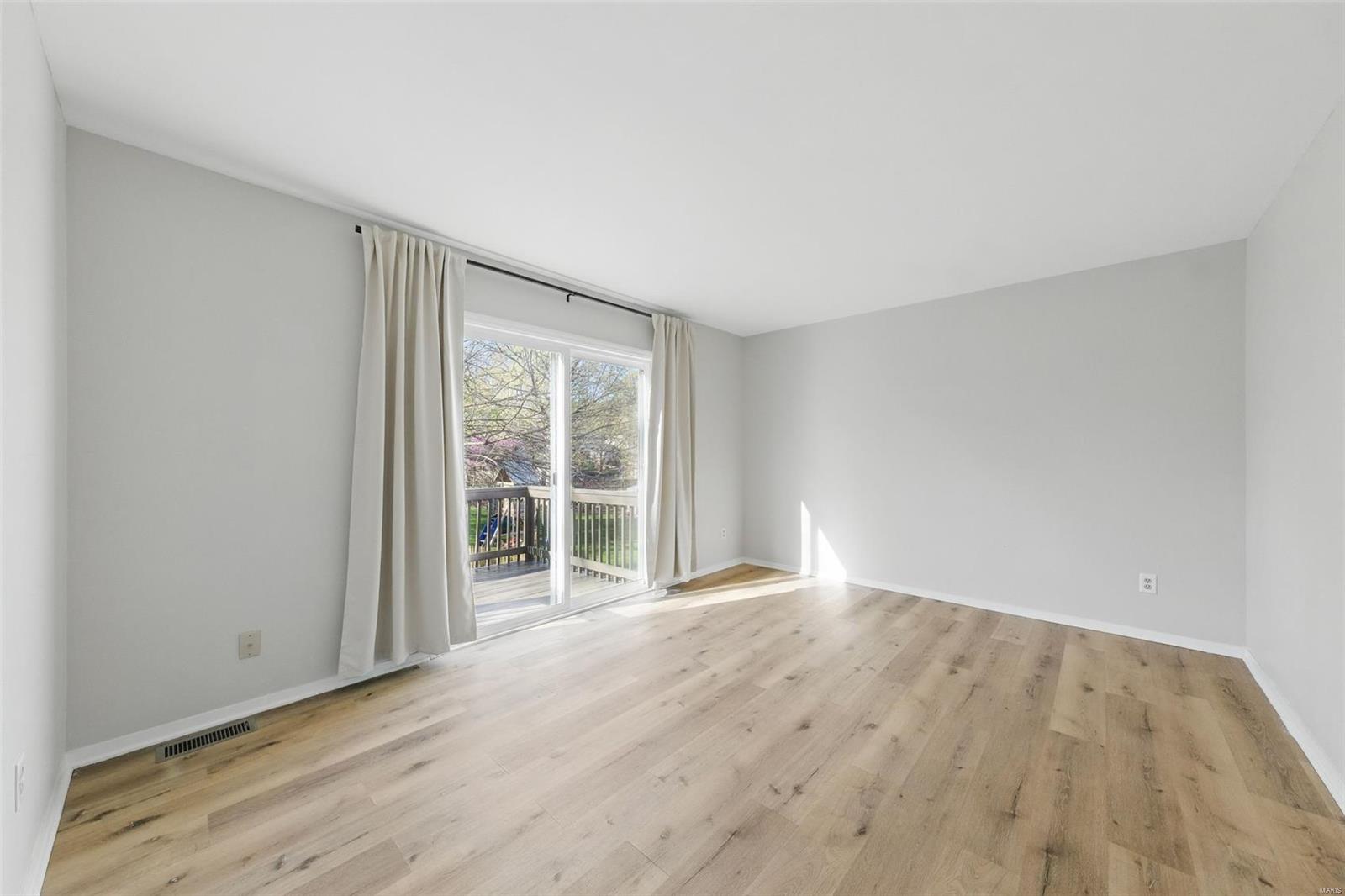 St Peters, Missouri 63376, United States, 4 Bedrooms Bedrooms, ,3 BathroomsBathrooms,Residential,Pending,108420