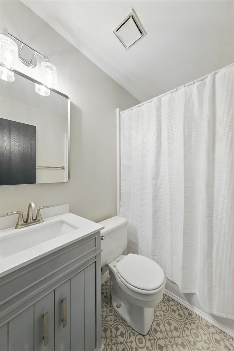 St Peters, Missouri 63376, United States, 4 Bedrooms Bedrooms, ,3 BathroomsBathrooms,Residential,Pending,108420