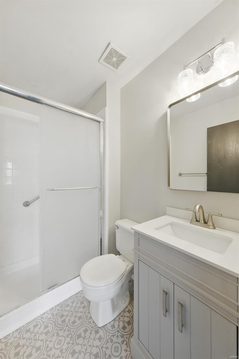 St Peters, Missouri 63376, United States, 4 Bedrooms Bedrooms, ,3 BathroomsBathrooms,Residential,Pending,108420