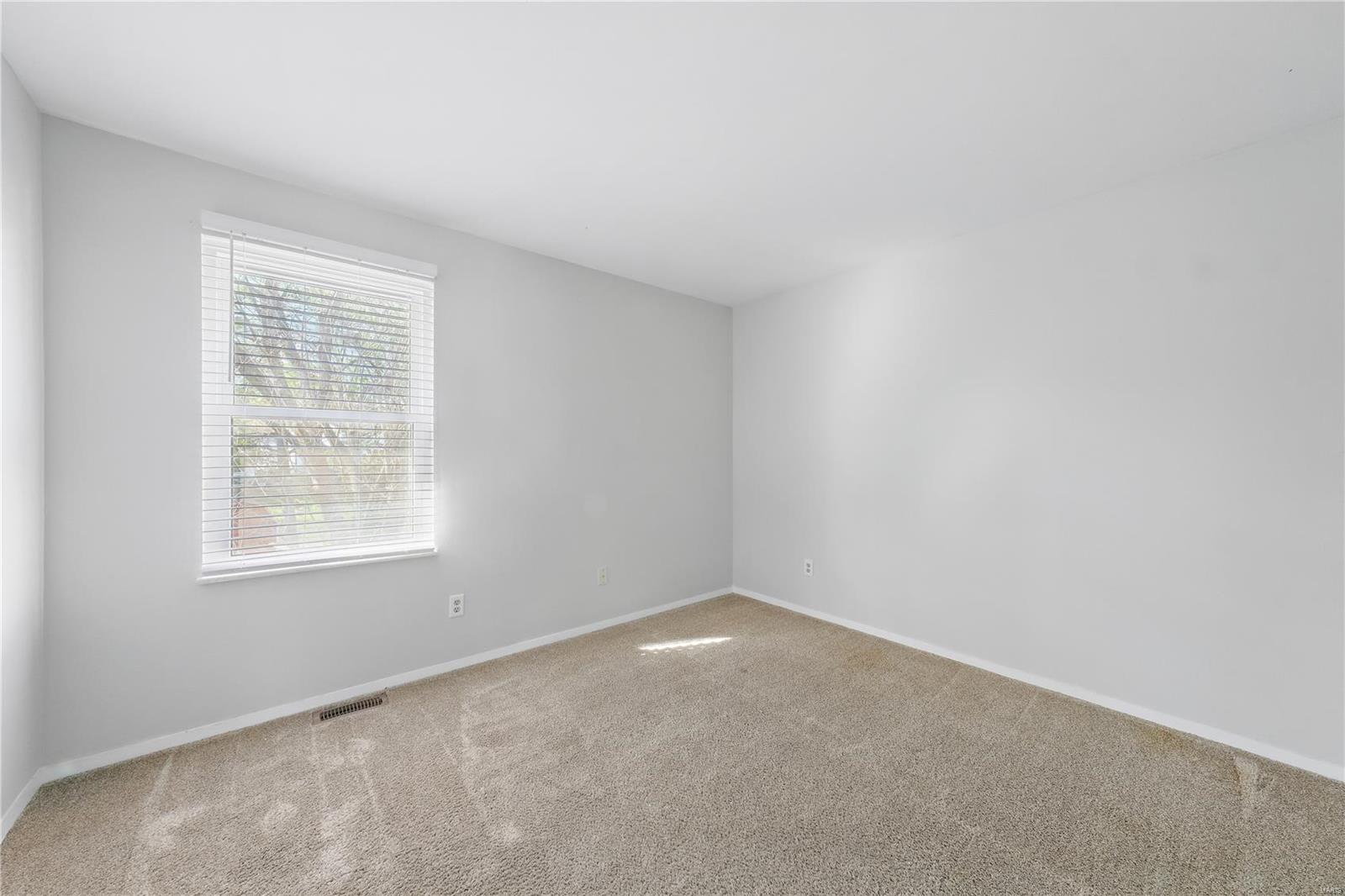 St Peters, Missouri 63376, United States, 4 Bedrooms Bedrooms, ,3 BathroomsBathrooms,Residential,Pending,108420